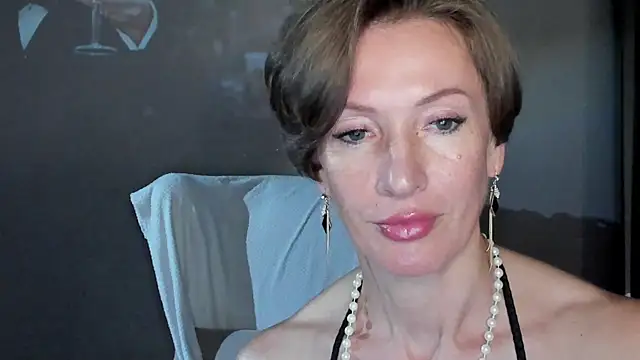 Snapshot of Dorothy_Meyer chatting on July 6, 4:09 am Dorothy Meyer online show from July 6, 4:09 am