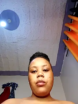 Snapshot of SexyTamarah chatting on February 13, 12:11 pm SexyTamarah online show from February 13, 12:11 pm