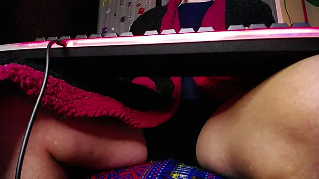 zacwatson  online show from October 7, 5:54 pm