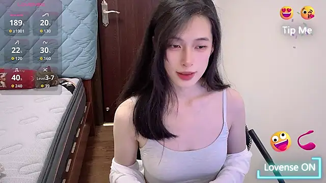 Snapshot of Aurora_99 chatting on February 5, 1:21 am Aurora 99 online show from February 5, 1:21 am