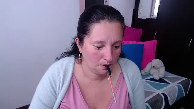 CristialJones  online show from November 12, 2:06 pm