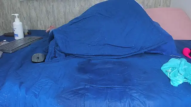 violett lo online show from February 8, 9:13 am