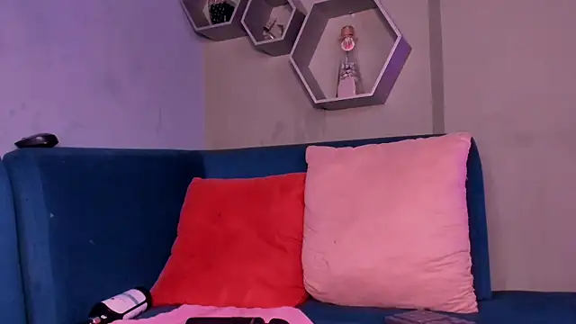 Sussy Bell01 online show from February 27, 3:04 am