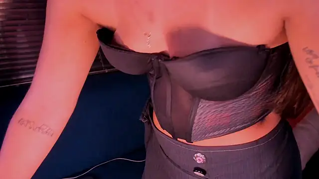 Sussy Bell01 online show from March 5, 11:05 pm