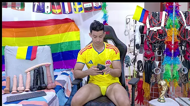 Snapshot of JoseRumbero26 chatting on June 18, 12:31 pm JoseRumbero26 online show from June 18, 12:31 pm