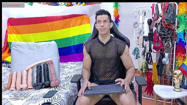 Snapshot of JoseRumbero26 chatting on June 25, 12:20 pm JoseRumbero26 online show from June 25, 12:20 pm