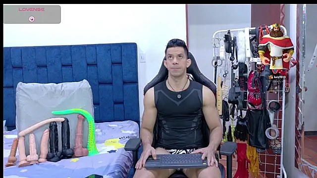Snapshot of JoseRumbero26 chatting on July 8, 11:58 am JoseRumbero26 online show from July 8, 11:58 am