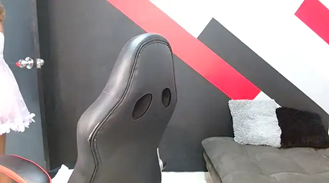 I am yours- online show from January 21, 11:56 am