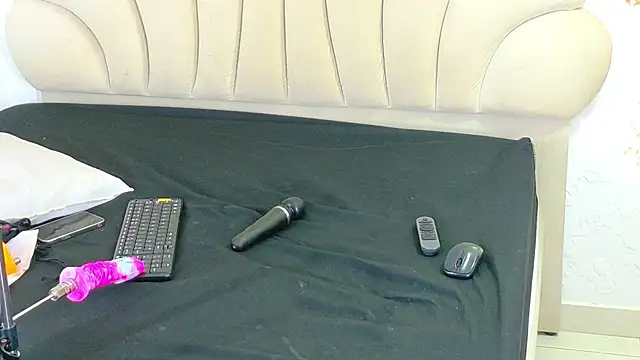 bonieklent online show from March 10, 4:06 am