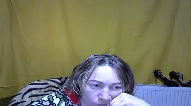 wLESLYMOSw online show from January 25, 12:47 pm