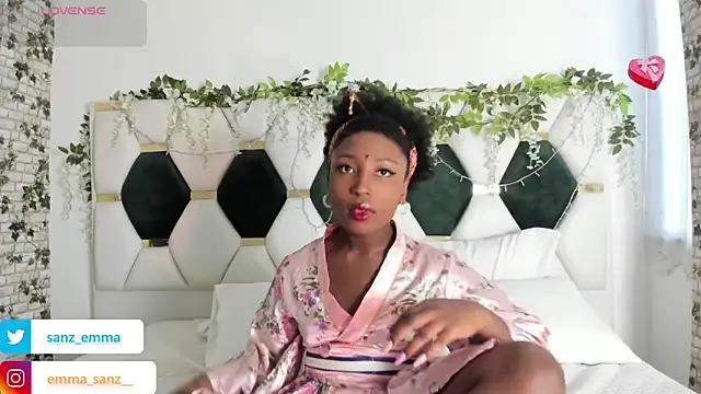 Snapshot of EmmaSanzz_ chatting on January 31, 11:35 am EmmaSanzz online show from January 31, 11:35 am