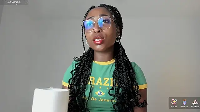 Snapshot of EmmaSanzz_ chatting on February 21, 11:33 am EmmaSanzz online show from February 21, 11:33 am