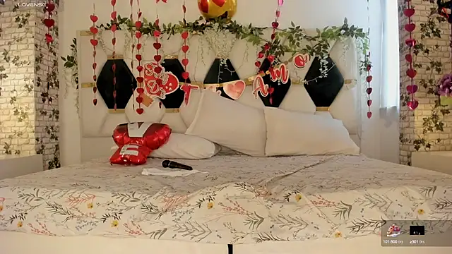 Snapshot of EmmaSanzz_ chatting on February 21, 2:38 pm EmmaSanzz online show from February 21, 2:38 pm