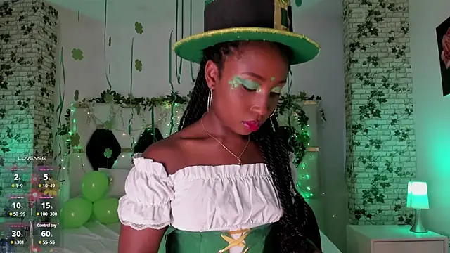 Snapshot of EmmaSanzz_ chatting on March 17, 11:53 am EmmaSanzz online show from March 17, 11:53 am