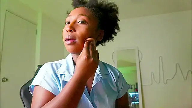 Snapshot of EmmaSanzz_ chatting on September 29, 11:59 am EmmaSanzz online show from September 29, 11:59 am