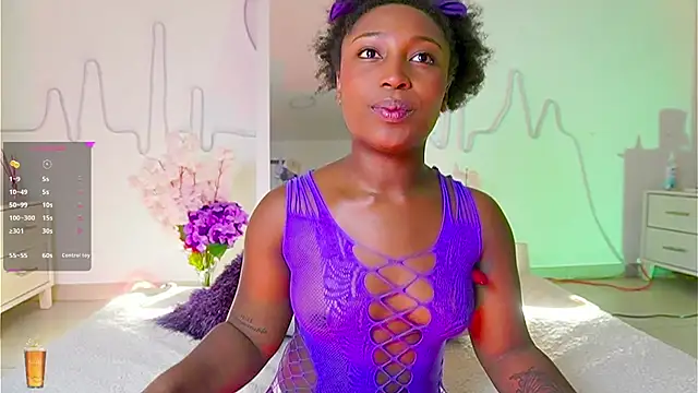Snapshot of EmmaSanzz_ chatting on September 30, 11:37 am EmmaSanzz online show from September 30, 11:37 am