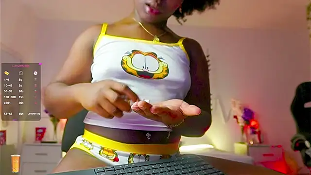 Snapshot of EmmaSanzz_ chatting on October 2, 11:39 am EmmaSanzz online show from October 2, 11:39 am