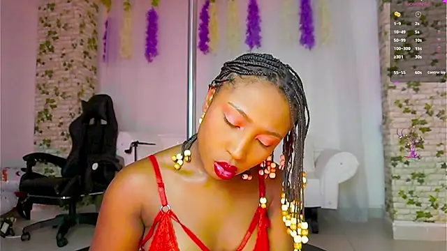 Snapshot of EmmaSanzz_ chatting on October 4, 11:41 am EmmaSanzz online show from October 4, 11:41 am