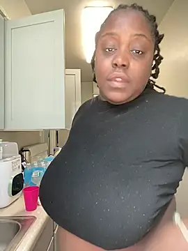 fantasygyal online show from June 5, 3:29 pm