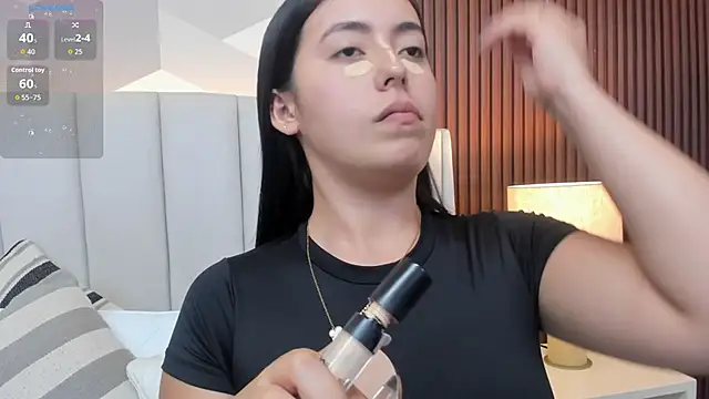 Julietasantos   online show from May 7, 6:24 pm