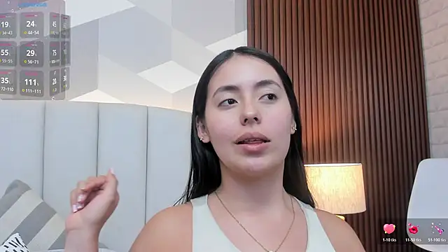 Julietasantos   online show from June 8, 7:14 pm
