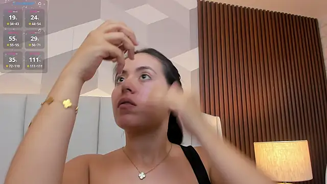 Julietasantos   online show from June 9, 6:41 pm