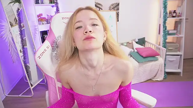 Lily Young online show from December 28, 3:37 am