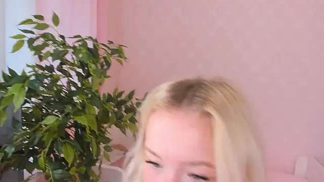Lily Young online show from July 28, 3:35 am