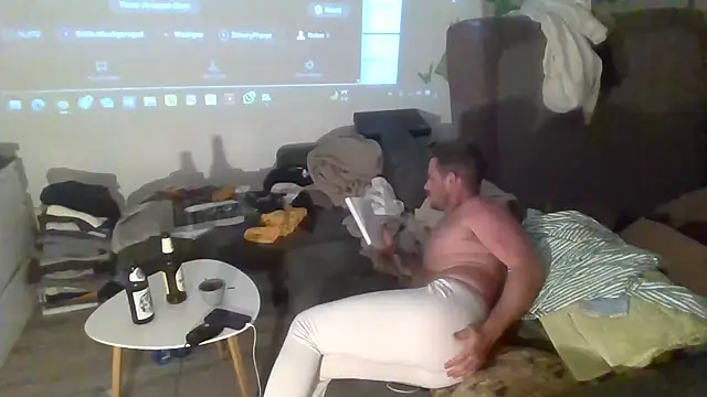 Snapshot of Fuckbuddy36 chatting on October 2, 2:18 am Fuckbuddy36 online show from October 2, 2:18 am