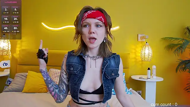 lessysweety online show from October 1, 3:01 am