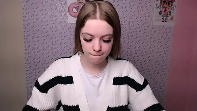 Snapshot of AliceFlirtt_ chatting on January 6, 12:13 pm AliceFlirtt online show from January 6, 12:13 pm