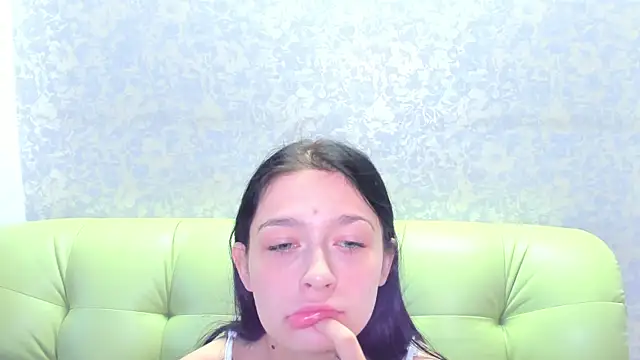 Vanessa Florence online show from June 18, 1:06 am