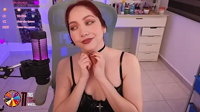 Snapshot of LilyVelvett chatting on February 20, 6:26 am LilyVelvett online show from February 20, 6:26 am