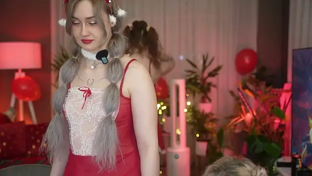 your favoritegirls online show from December 21, 1:46 am