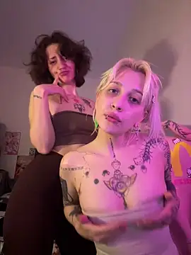 Dooubletroublee online show from May 16, 2:19 am