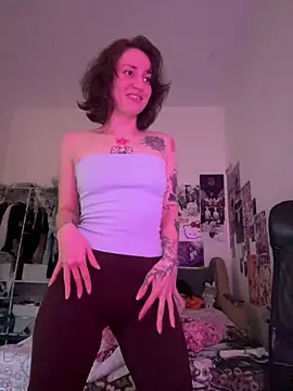 Dooubletroublee online show from May 24, 3:33 am