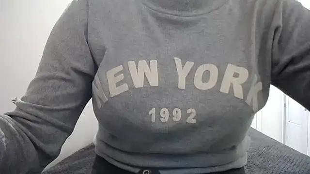 Luna girlhot  online show from April 18, 5:39 pm
