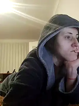 Snapshot of emeli_moon chatting on December 29, 4:08 pm emeli moon online show from December 29, 4:08 pm