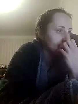 Snapshot of emeli_moon chatting on January 8, 8:07 pm emeli moon online show from January 8, 8:07 pm