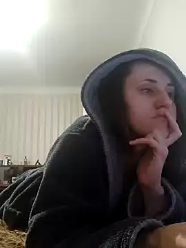 Snapshot of emeli_moon chatting on January 9, 11:13 pm emeli moon online show from January 9, 11:13 pm