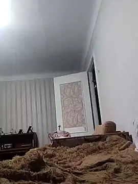 Snapshot of emeli_moon chatting on February 7, 9:58 pm emeli moon online show from February 7, 9:58 pm