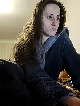 Snapshot of emeli_moon chatting on February 15, 7:17 pm emeli moon online show from February 15, 7:17 pm