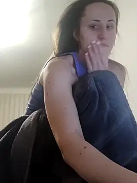 Snapshot of emeli_moon chatting on February 28, 6:52 pm emeli moon online show from February 28, 6:52 pm