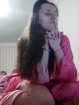 Snapshot of emeli_moon chatting on March 8, 7:42 pm emeli moon online show from March 8, 7:42 pm