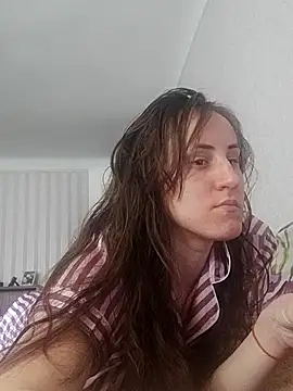 Snapshot of emeli_moon chatting on March 22, 8:51 am emeli moon online show from March 22, 8:51 am