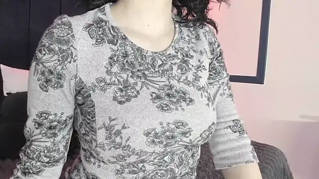 Snapshot of Adeelinee chatting on December 11, 7:57 pm Adeelinee online show from December 11, 7:57 pm