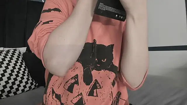 Snapshot of Adeelinee chatting on January 17, 7:49 pm Adeelinee online show from January 17, 7:49 pm