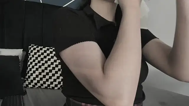 Snapshot of Adeelinee chatting on January 20, 7:35 pm Adeelinee online show from January 20, 7:35 pm