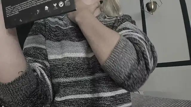 Snapshot of Adeelinee chatting on January 23, 7:40 pm Adeelinee online show from January 23, 7:40 pm