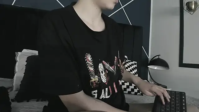 Snapshot of Adeelinee chatting on February 7, 8:10 pm Adeelinee online show from February 7, 8:10 pm